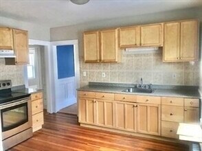 107 Wrentham St in Boston, MA - Building Photo - Building Photo