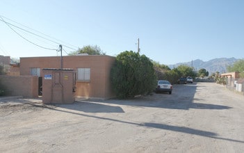 4525 E Belvedere Ave in Tucson, AZ - Building Photo - Building Photo