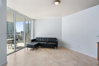 350 S Miami Ave, Unit 2210 in Miami, FL - Building Photo - Building Photo