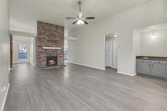 2822 Fenwick St in Grand Prairie, TX - Building Photo - Building Photo