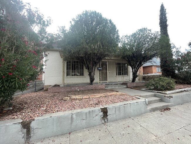 1522 Yandell Dr in El Paso, TX - Building Photo - Building Photo