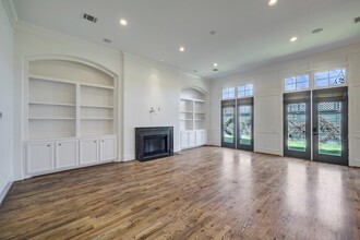 1116 Mosaico Ln in Houston, TX - Foto de edificio - Building Photo