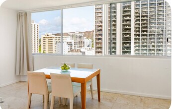 2500 Kalakaua Ave, Unit 1204 in Honolulu, HI - Building Photo - Building Photo
