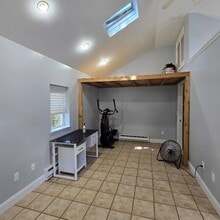 26 Thomas Pl in Smithtown, NY - Building Photo - Building Photo