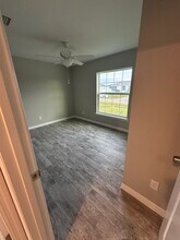 12168 Dubarry Ave in Port Charlotte, FL - Foto de edificio - Building Photo