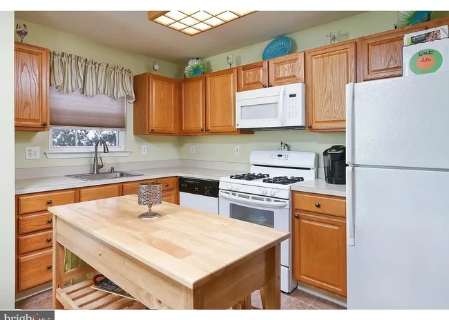 property at 32 Grandview Ave