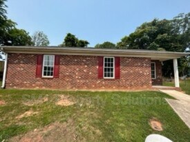 127 Thomas St in Archdale, NC - Building Photo