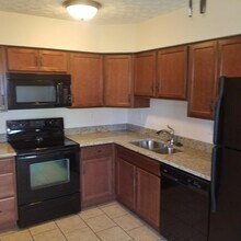 108 Barnsback St, Unit A in Troy, IL - Foto de edificio - Building Photo