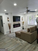 735 Brookwood Dr in Forest Park, GA - Building Photo - Building Photo