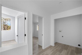 20538 Enadia Way in Los Angeles, CA - Building Photo - Building Photo