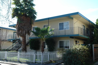 1091 Roewill Dr in San Jose, CA - Foto de edificio - Building Photo