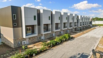 1440 Hendon St in Fayetteville, AR - Building Photo