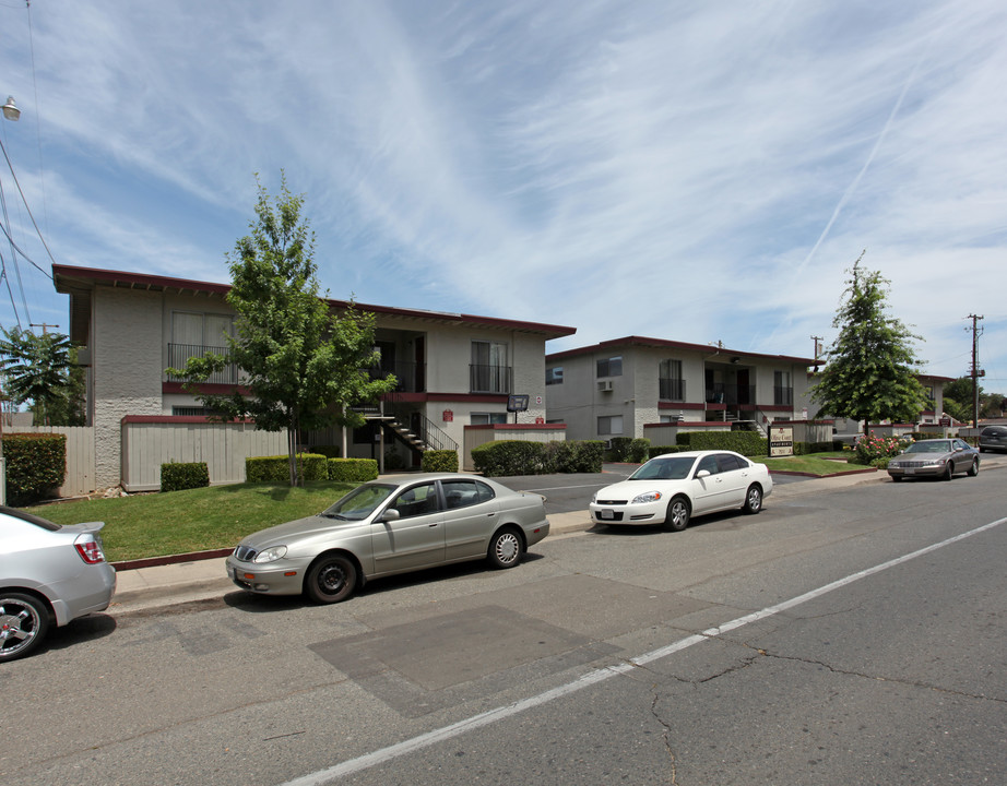 Olive Court Apartments in Fair Oaks, CA - Building Photo