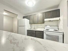 308 Main St in Darby, PA - Building Photo