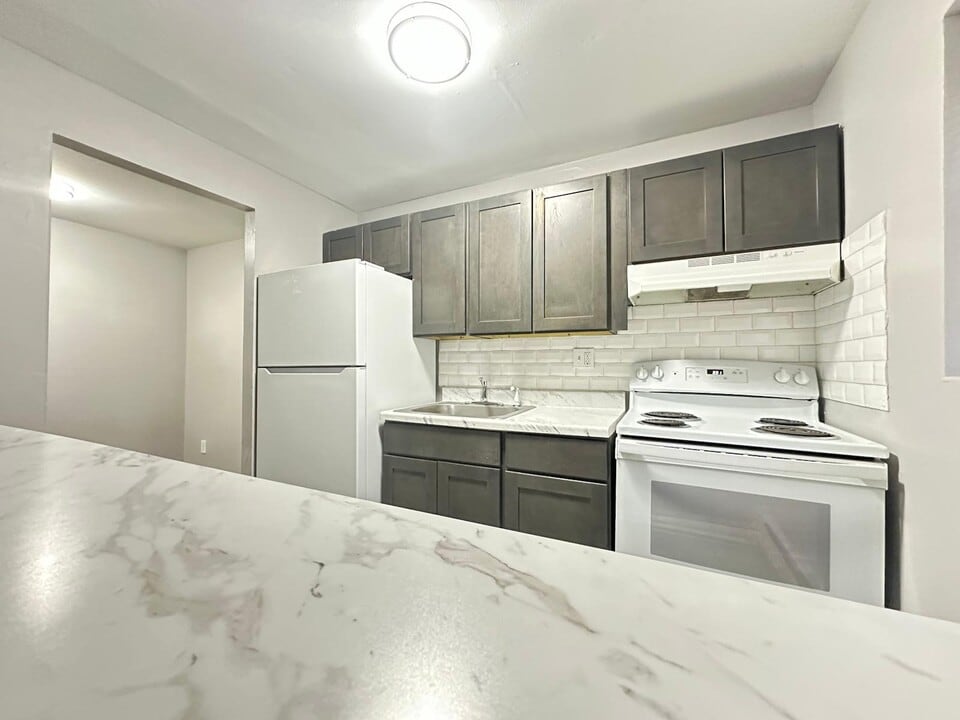 308 Main St in Darby, PA - Building Photo