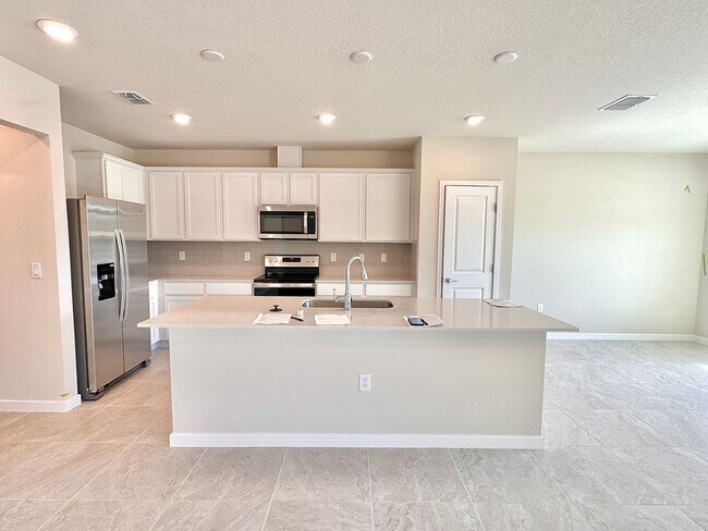17152 Cagan Crossings Blvd in Clermont, FL - Building Photo - Building Photo