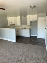 444 Porter St in Hanford, CA - Building Photo - Building Photo