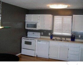 4156 Pleasant Colony Dr in Nashville, TN - Foto de edificio - Building Photo