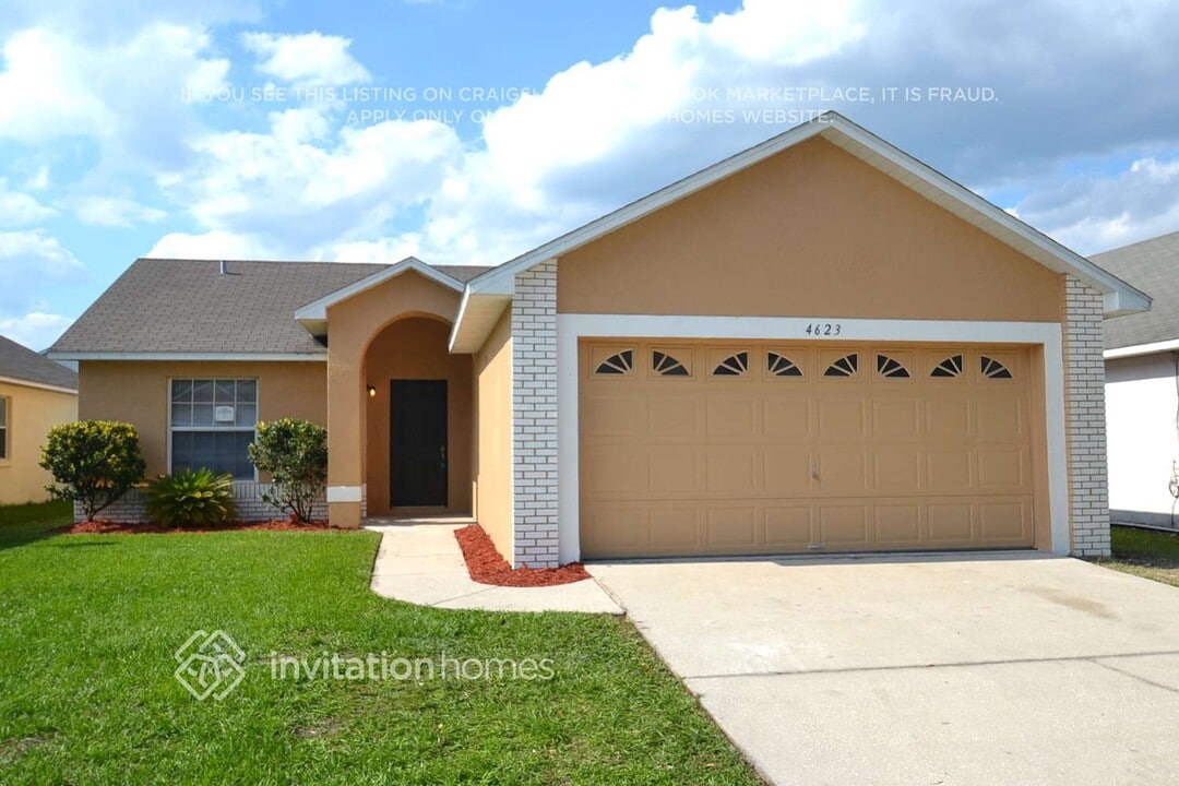 4623 Eagle Peak Dr in Kissimmee, FL - Building Photo