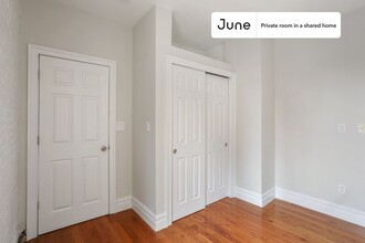 Private bedroom in 2 bed/1 bath Home in New York, NY - Building Photo - Building Photo