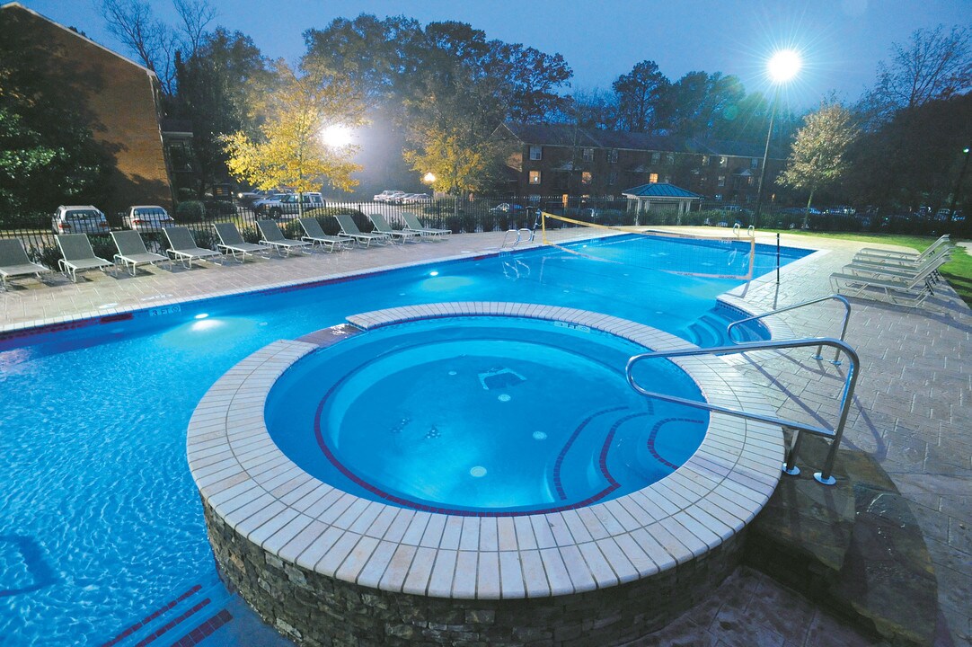 Towne Club Condominiums in Athens, GA - Building Photo