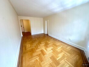 1 Jane St in New York, NY - Building Photo - Building Photo