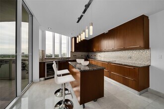 16001 Collins Ave, Unit 1406 in Sunny Isles Beach, FL - Building Photo - Building Photo