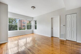 3924 W Altgeld St in Chicago, IL - Building Photo - Building Photo