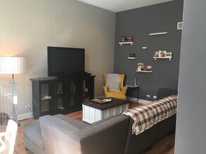 1831 N Kimball Ave, Unit 1 in Chicago, IL - Building Photo - Building Photo