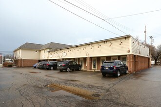 696 N Mill St in Plymouth, MI - Building Photo - Building Photo