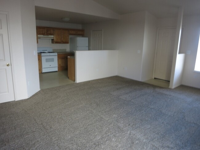 324 Soaring Way in Fernley, NV - Building Photo - Building Photo