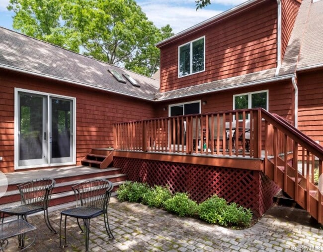 12 Hildreth Rd in Hampton Bays, NY - Building Photo - Building Photo