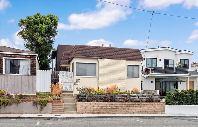 445 Longfellow Ave, Unit 445 Longfellow in Hermosa Beach, CA - Building Photo - Building Photo