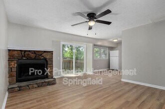1270 E Rockhill St in Springfield, MO - Building Photo - Building Photo