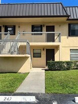9165 NW 1st St in Pembroke Pines, FL - Building Photo