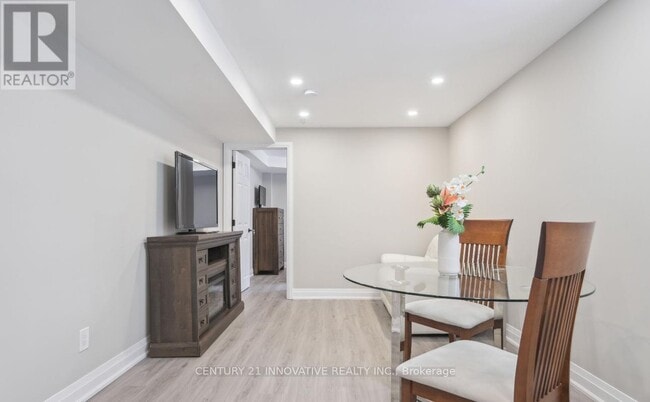 1151 Lindsay Dr in Oakville, ON - Building Photo - Building Photo