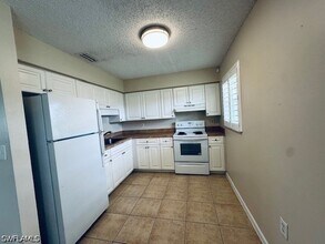 3325 Arpt Rd S, Unit T7 in Naples, FL - Building Photo - Building Photo