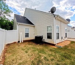 219 Cherub Ct in Greenville, SC - Foto de edificio - Building Photo