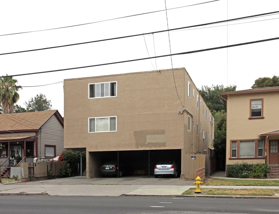 457 S 10th St in San Jose, CA - Building Photo