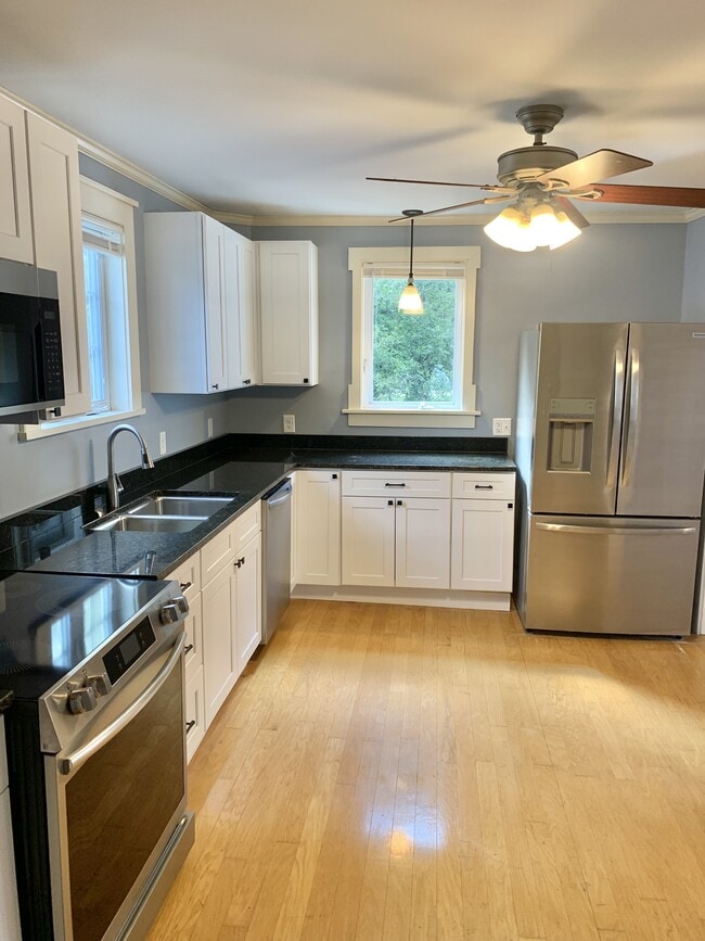252 Grove St in Bangor, ME - Building Photo - Building Photo
