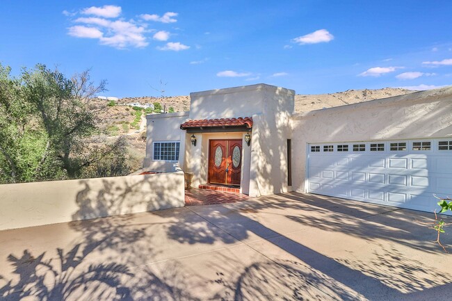 72 Hackamore Ln in Bell Canyon, CA - Building Photo - Building Photo