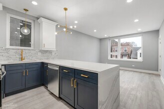 1241 S Fairfield Ave in Chicago, IL - Building Photo - Building Photo