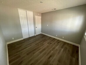 174 Trent Dr in Galt, CA - Building Photo - Building Photo