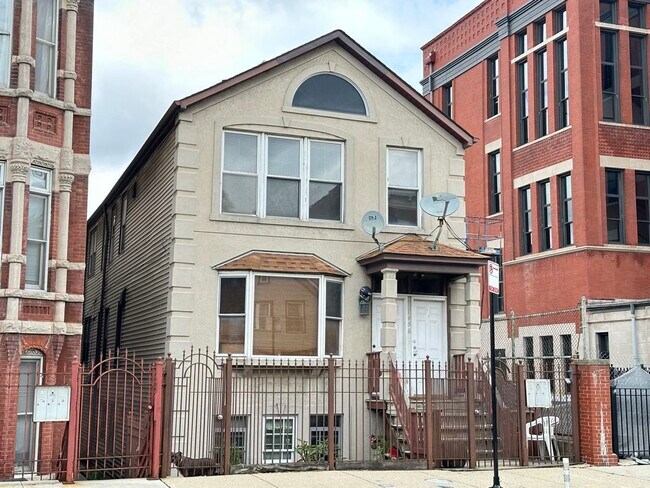1456 W Augusta Blvd, Unit M08B