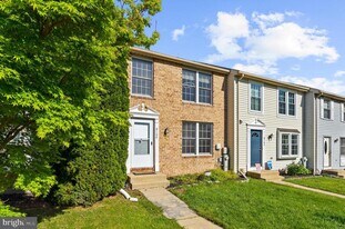 8164 Hazy Dawn Ct in Pasadena, MD - Building Photo