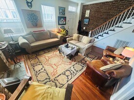 425 Price St in Savannah, GA - Building Photo