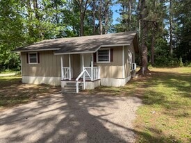 811 Ford St in Nacogdoches, TX - Building Photo