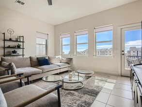8005 Beacon Knob Way in Austin, TX - Foto de edificio - Building Photo