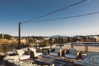 Everlight in Redmond, WA - Foto de edificio - Building Photo
