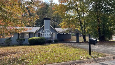 6779 Oakland Dr in Douglasville, GA - Building Photo - Building Photo